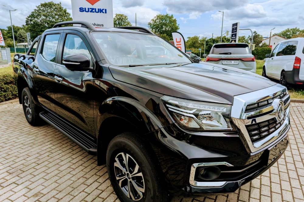 DFM Rich 6 schwarz außen